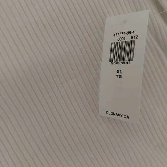 Old Navy Cream Ribbed V-Neck Top - Picture 3 of 3